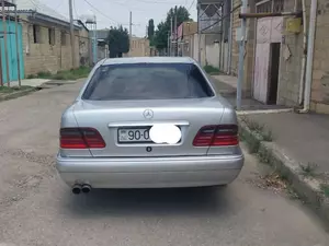 Mercedes E 230