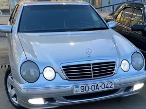 Mercedes E 200